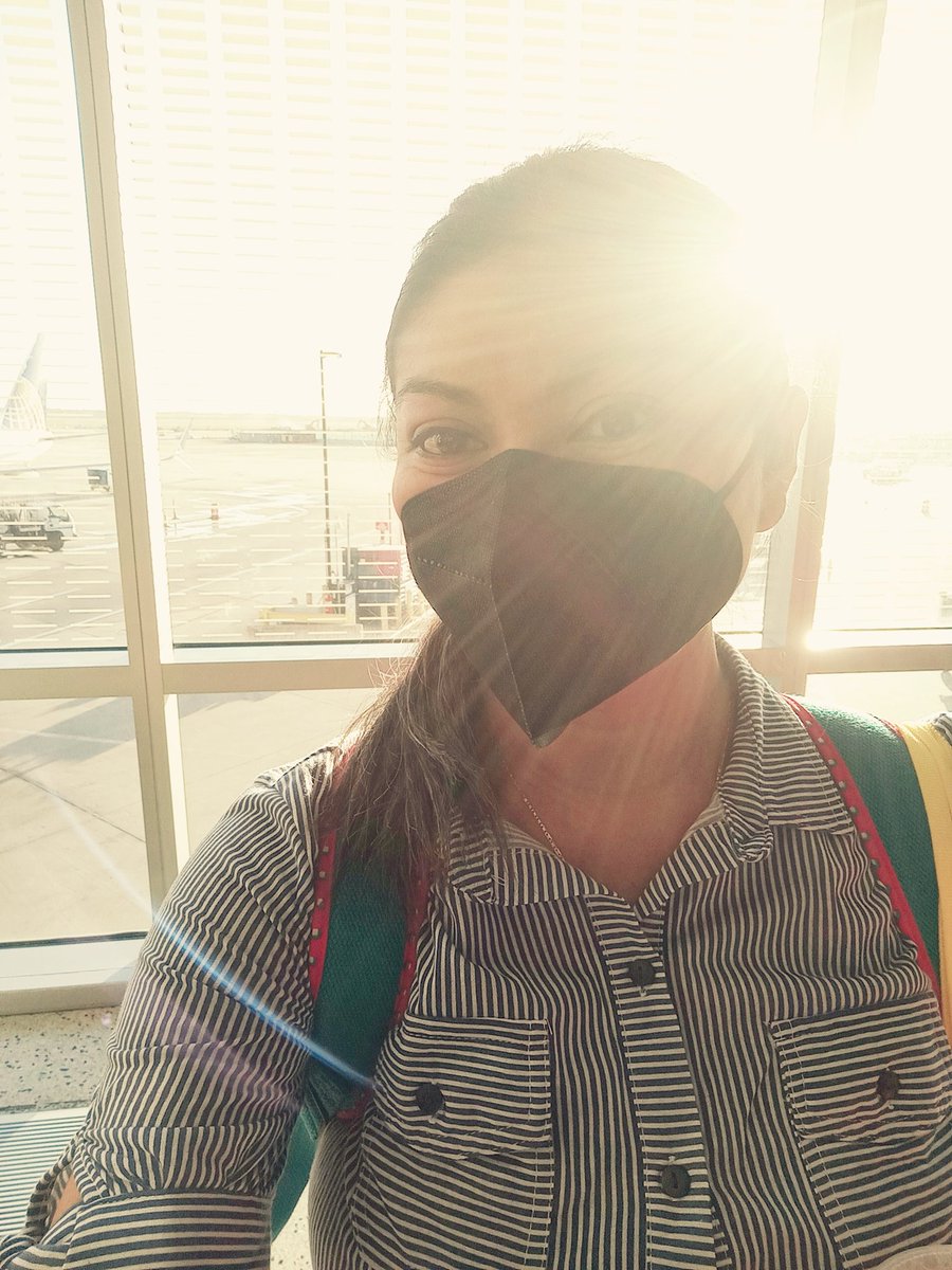 FlorMar_CZM's tweet photo. Great time at IAH! Gate C7 
Wonderful Gate Agent! Lovely morning ✈️🌞 @Dianushka_lr
#Boardingtime #Flight1919CZM 
#IAH @united https://t.co/JI6U8IUAh1