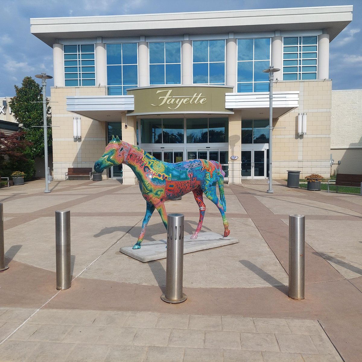 Visit our Horse Mania “Wandering Horse” at Fayette Mall! Located outside between Outback Steakhouse and P.F. Chang’s, we can’t wait to hear about all the fun things you will find in our horse’s design! Learn more here: bit.ly/3Qa4YHW