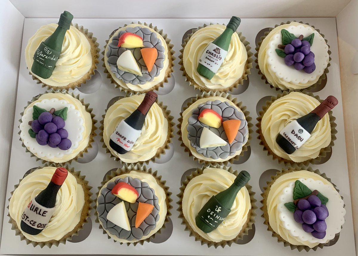 AquaDesignGroup's tweet photo. Looking for stylish cakes to celebrate an occasion? Talk to #SBS winner @poppyscupcakes about the theme 😊 #London #SmallBusiness #Wedding #Birthday #Anniversary https://t.co/zQKLeoX9lx