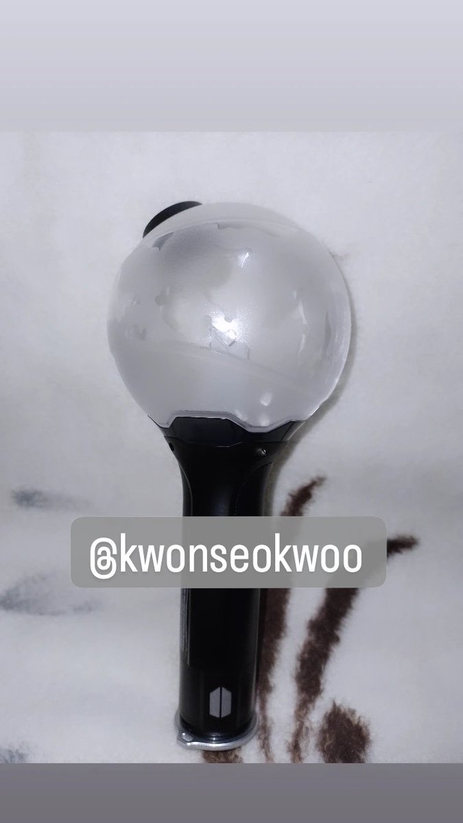 kwonseokwoo's tweet photo. wts | lfb ph [ #jamisells ]

UNSEALED official ARMY BOMB ver. 3 

✅ mint condi
✅ 1,400 + sf 
✅ 1,250 if PAYO 
✅ mop : gcash
✅ mod : j&amp;t
✅ can do 50% dp, 1 week dop
rfs : need funds for BeTS con tix because I was scammed by 🐙

🏷 wts lfb ARMY BOMB VER 3 OFFICIAL BTS amibam https://t.co/6s01yfIXas