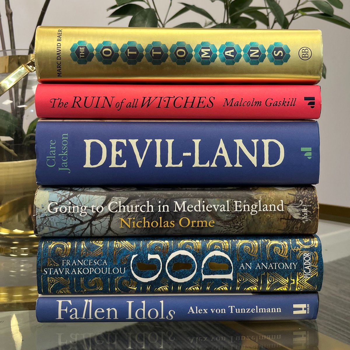 COMPETITION! 

Want a copy of every book nominated for the Wolfson History Prize 2022, including the winner ‘Devil-Land’?

Simply RETWEET to enter. Courtesy of @midaspr &amp; <a href="/WolfsonHistory/">Wolfson History Prize</a>! Winner picked at random Sunday 14 August 2022 at 6pm GMT. 🤞 ☘️ 🤞