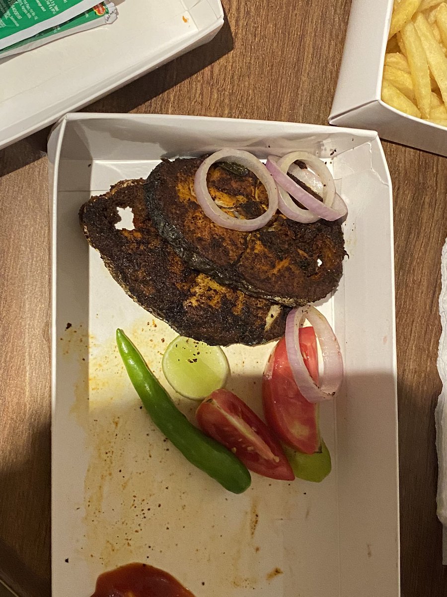 kartikeya96's tweet photo. 2 pieces of fish costing 725/- bucks😱 in a state (kerela) where this is in the the staple diet. Is this not #overcharging? What is going on @clubmahindra ? https://t.co/gD4VvQlfN2
