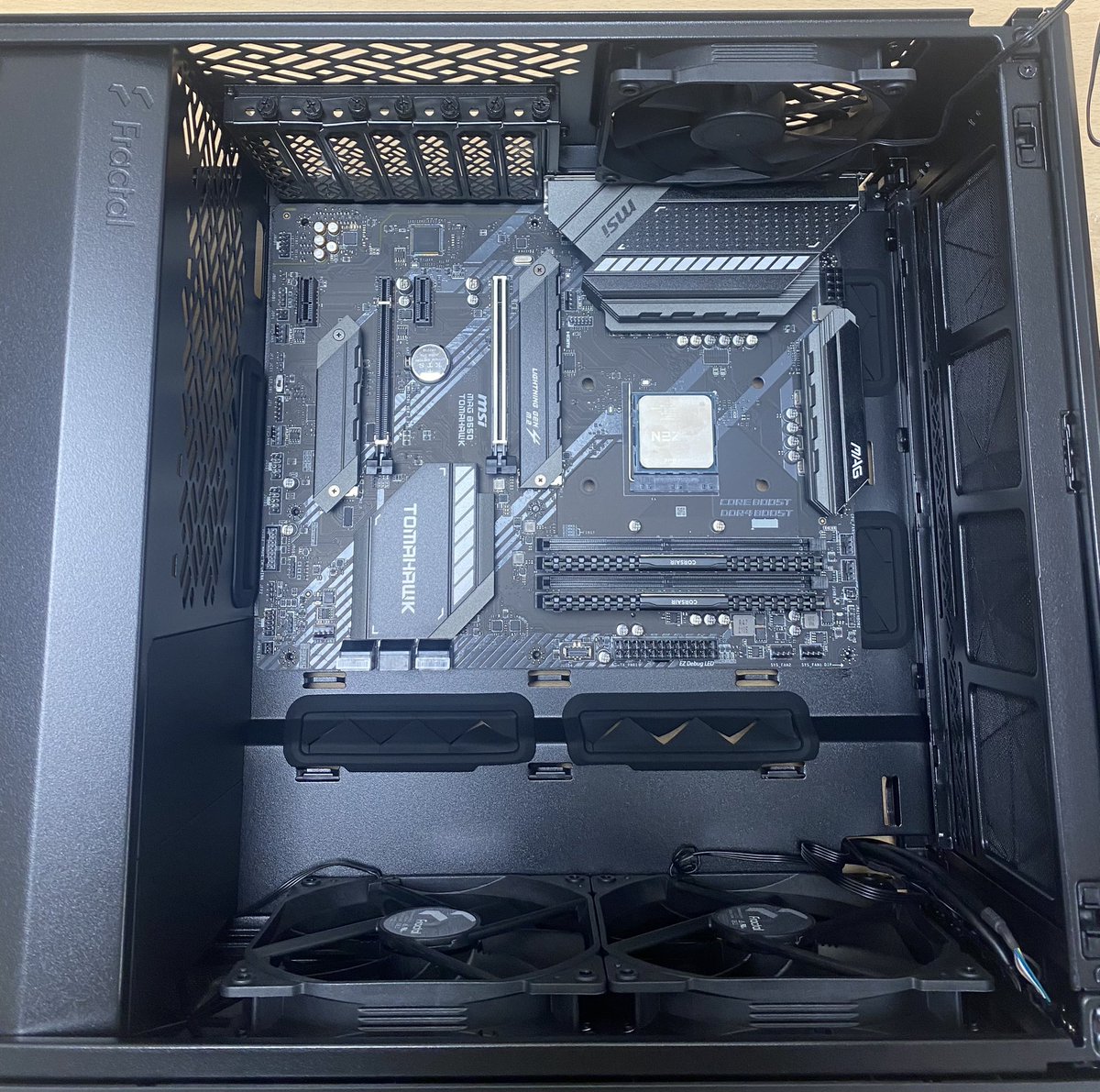 Routeable's tweet photo. Finished my very first PC build 🎉

Currently running as a bare metal proxmox VE.

#techtwitter #virtualization #linux https://t.co/mm9AMH5anN