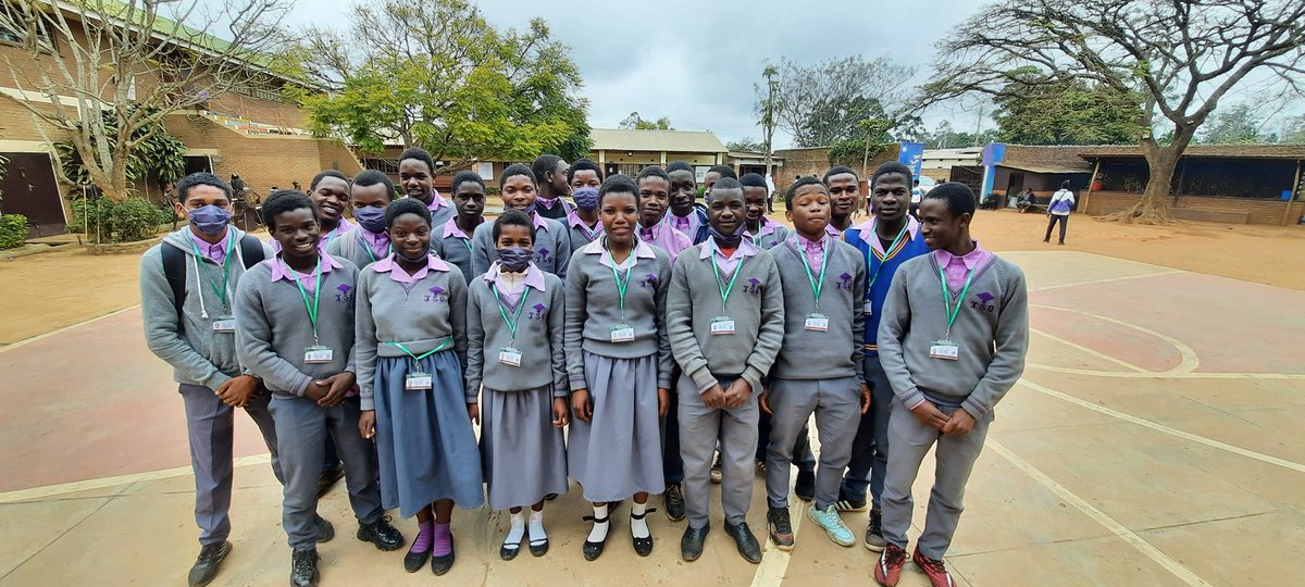 Jacarandamalawi's tweet photo. Jacaranda School 28 Grade 10 students started their national exams this morning with Biology, followed by Geography. Jacaranda is a center for exams and another 46 learners are writing exams here. Malawi has 159,946 candidates (80,357 girls, 79,589 boys). Good luck to all!✍ https://t.co/w4fJPcQtI9
