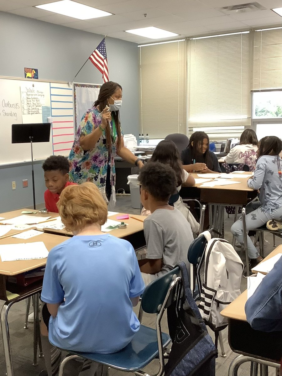 skellerCIMS's tweet photo. Inspired by the excellence our Creston teachers are demonstrating for our students! #collectivecommitment #DiscoverCIMS @msdwarren #WarrenWill https://t.co/HejuK4SQDq