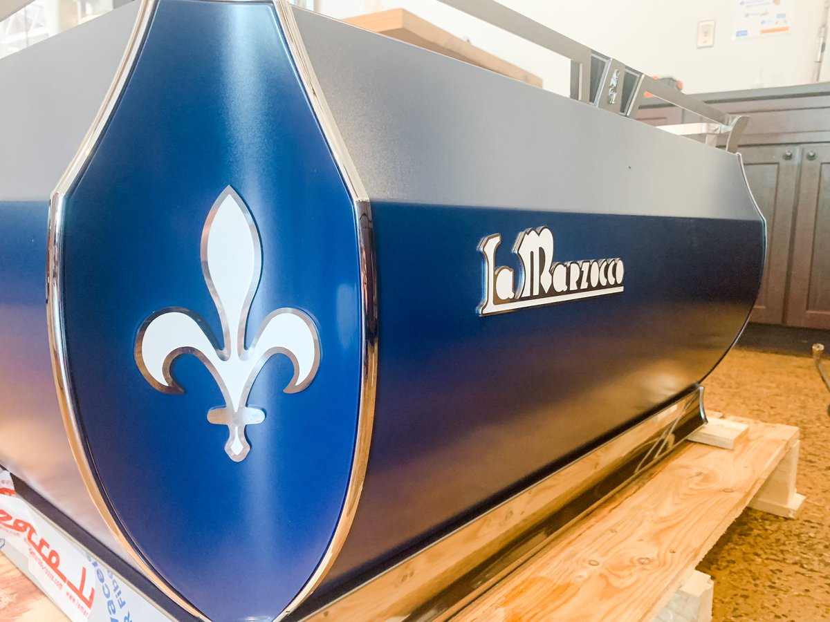Well hey there beautiful 😍 nothing gets us excited like new Espresso Equipment! 
Come say hello to our new addition to the #DelRay team, made by our friends <a href="/lamarzocco/">La Marzocco</a> ☕️ #lamarzocco #specialtycoffee #espressomachine #coffeeroaster #visitalexandriava #alexandriava #swingscoffee