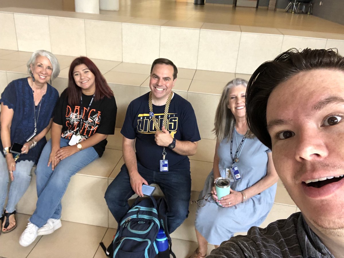 MHSChoir's tweet photo. Team awesome #bettertogether ⁦@MHSLions⁩ https://t.co/d5ScJFVnBu