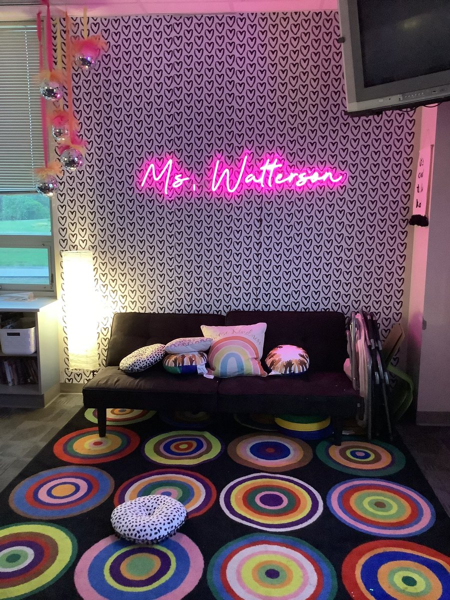 skellerCIMS's tweet photo. The investment into her space and students shows that Ms. Watterson chooses excellence!  #collectivecommitment #DiscoverCIMS @msdwarren #WarrenWill https://t.co/1rVzrf6ipB