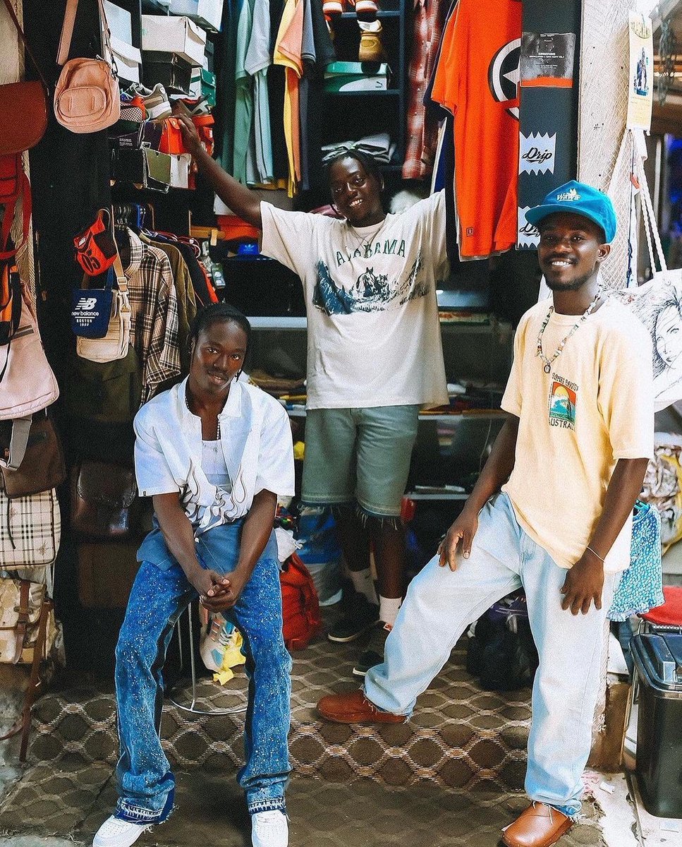 bryan_benjamin_'s tweet image. For my first @dazed commission, I wrote about a new wave of creatives championing a fashion culture unique to our West African nation fueled by Kantamanto, the largest secondhand market in Ghana.
Producer: Monique Hinds
Writer: @bryan_benjamin
Photographer: @iamkaptin