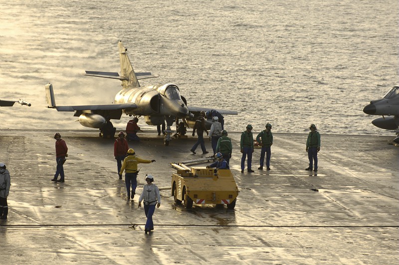 [#ChiffresClés🔢] Equipant les célèbres avions de combat Mirage et Super-Etendard, l’#Atar est notre moteur militaire le plus produit avec un total de 1️⃣7️⃣0️⃣0️⃣ moteurs livrés ! 😲
Il cumule à ce jour plus de 5️⃣ millions d’heures de vol auprès de 9⃣ forces armées. ✈ #avgeek