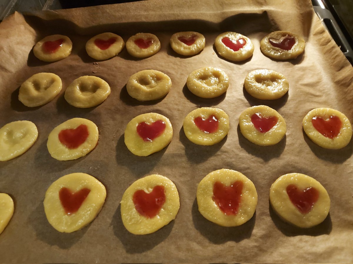 lightsbakery tweet picture