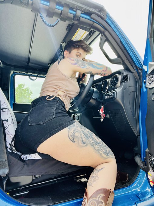 omw to Woody&rsquo;s roundup https://t.co/5jQSuHRlJz<a href="/tag/newprofilepic"class="tags"><span>#newprofilepic</span></a>