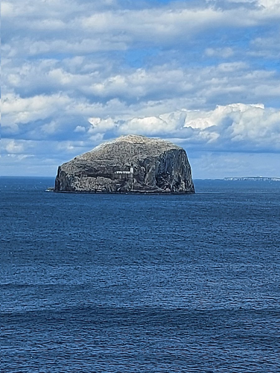 Michael50392771's tweet photo. Tantallon castle #homecation #eastlothian https://t.co/SJ8jtMMclp