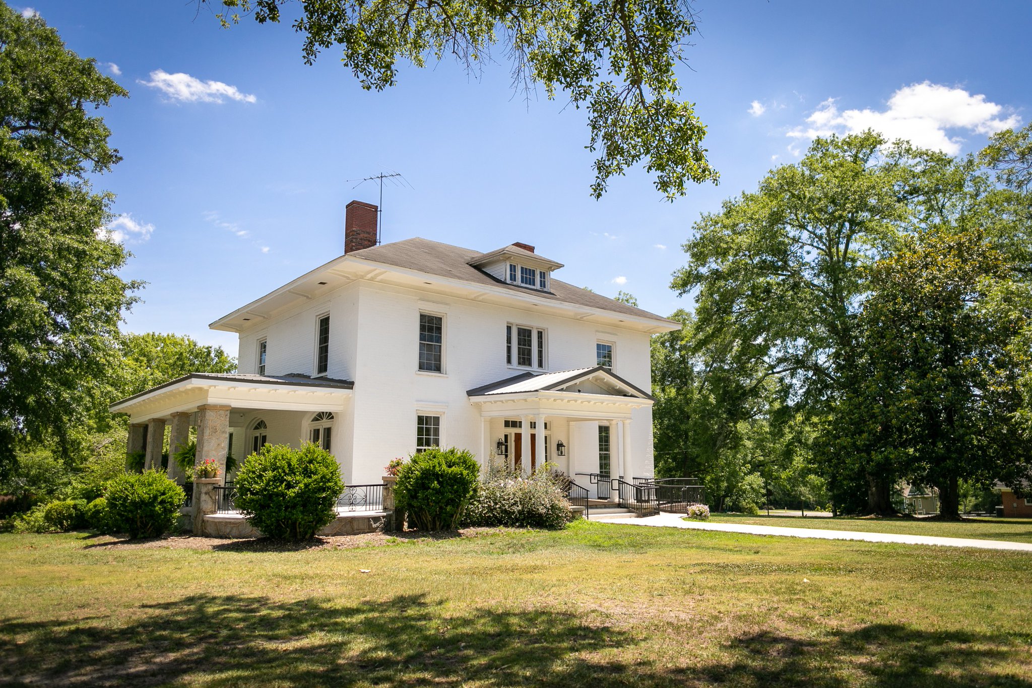 Erskine College on Twitter "TourTuesday The Alumni House is the