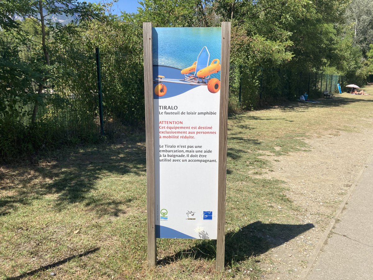 GrenobleAlpes's tweet photo. La base de #loisirs du Bois Français a obtenu la #labellisation "Tourisme et Handicap" grâce à la réalisation d'#aménagements afin de rendre le lieu #accessible à tous : amélioration de la #signalétique, prêts de "#tiralos", sanitaires adaptés, etc...https://t.co/2MkyUyjZPT https://t.co/doVsDyV2qe