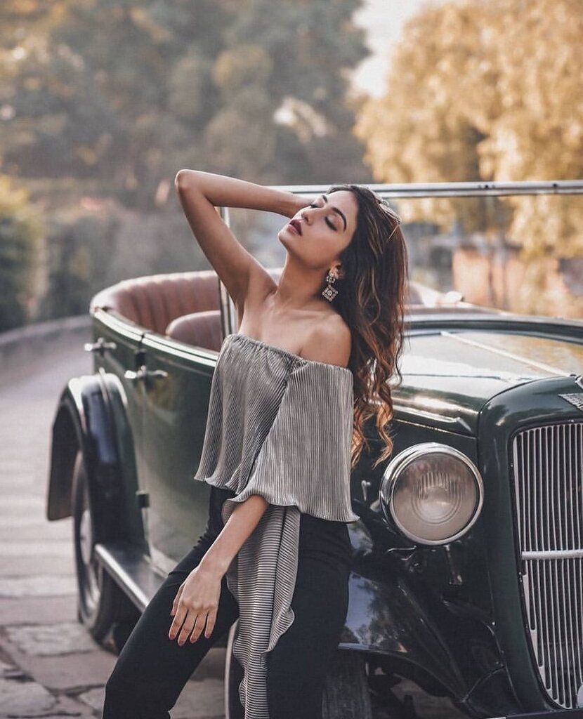 “Embrace uncertainty. Some of the most beautiful chapters in our lives won’t have a title until much later.”

Quote by Bob Goff

#WhatKarishmaWore in @theroyalretreat 
Wearing @fancypantsofficial <a href="/pipabella/">Pipa • Bella</a> 

#IndianTravelDiaries #SuppliedBy 

[ The Royal Retreat Udaipur | I…