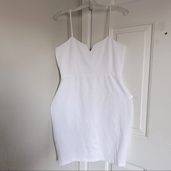 thriftycrow's tweet photo. So good I had to share! Check out all the items I'm loving on @Poshmarkapp #poshmark #fashion #style #shopmycloset #lulus #columbia #venezia: https://t.co/XJxZogDqVQ https://t.co/l81hKKJxXq