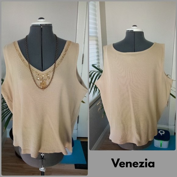 thriftycrow's tweet photo. So good I had to share! Check out all the items I'm loving on @Poshmarkapp #poshmark #fashion #style #shopmycloset #lulus #columbia #venezia: https://t.co/XJxZogDqVQ https://t.co/l81hKKJxXq