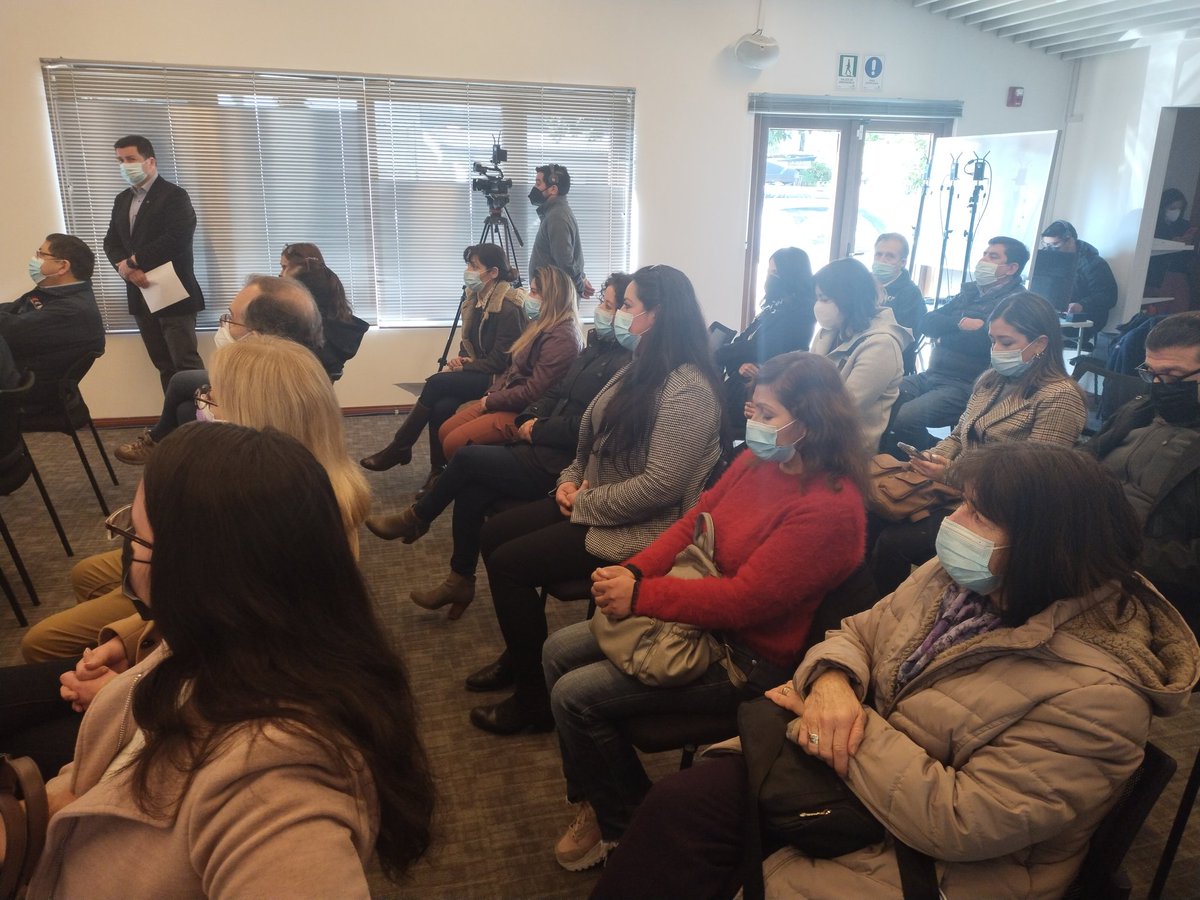 CChCChillan's tweet photo. En sede de @CChCChillan se realiza lanzamiento de proyecto #MujerPro iniciativa del gremio de la Construcción   que busca aumentar la inserción laboral femenina en dicha industria. Se trata de un trabajo que cuenta con apoyo de @MmegNuble @MintrabNuble @seremieducnuble https://t.co/PrxibNfnt7