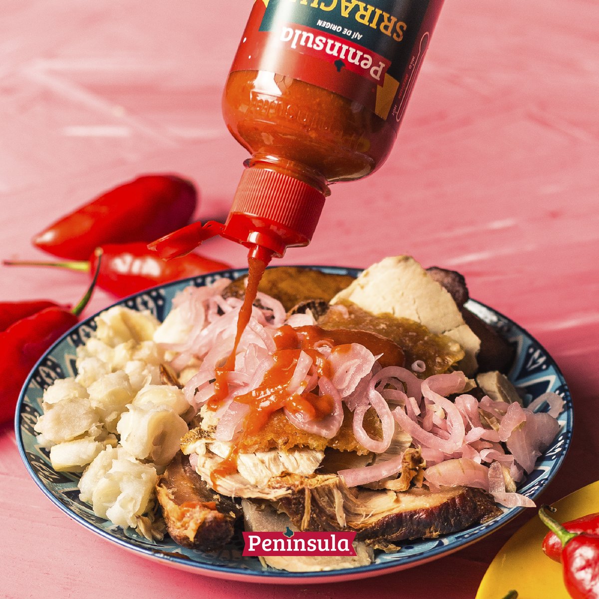 Delicioso hornado 🐷 + Sriracha #Peninsula 🔥🌶

#ajideorigen #Sriracha #Peninsula #picante #hornado #salsadeaji