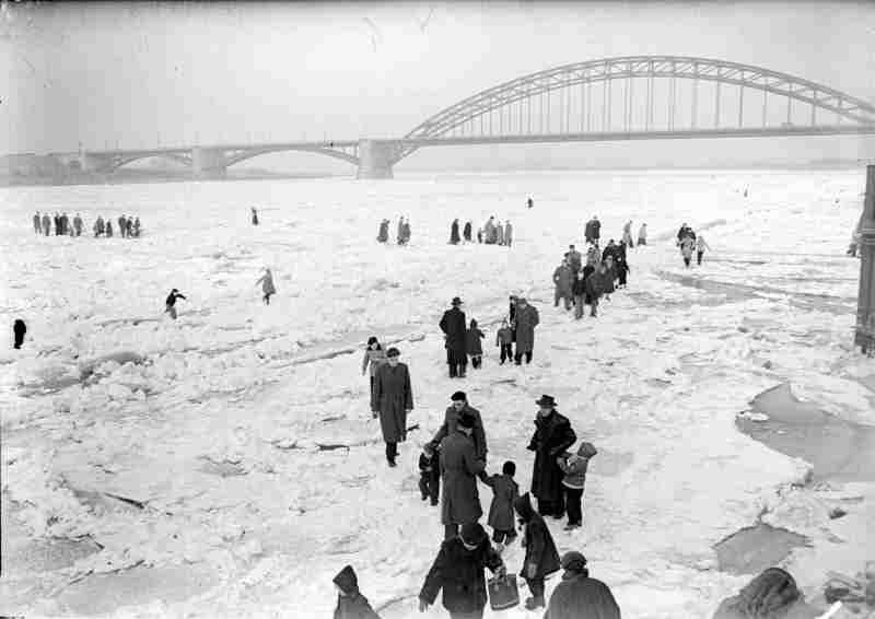 Vroeger kon je nog wel eens van Nijmegen naar Lent lopen (zonder de brug te nemen). Binnenkort weer?

Waterpeil in Rijn zakt deze maand naar uitzonderlijk lage stand nos.nl/l/2439171 via <a href="/NOS/">NOS</a>