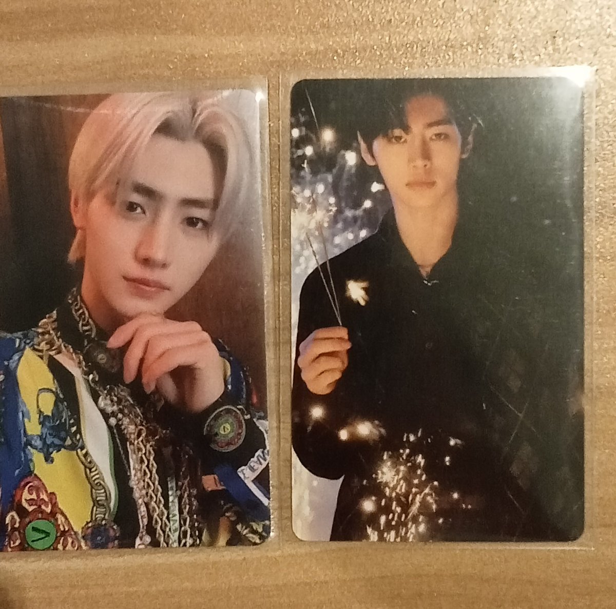hoonieroon's tweet photo. #ai_proofb tysm @R1KIC4RT now my senkou versaces now have their pobs I can't pic the others kasi hinati ko po sila with my sisters!! The package arrived safely and secured!!! https://t.co/NYA8q681OA
