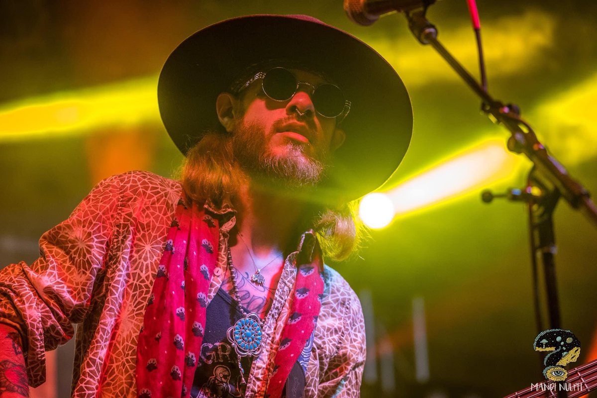 Who’s coming to <a href="/thebigwhatfest/">thebigwhat</a>?! 

See y’all on Friday at the What? Stage at 2:30pm! 👽⚡️

📸: Mandi Nulph
🎟: bit.ly/thebigwhat22