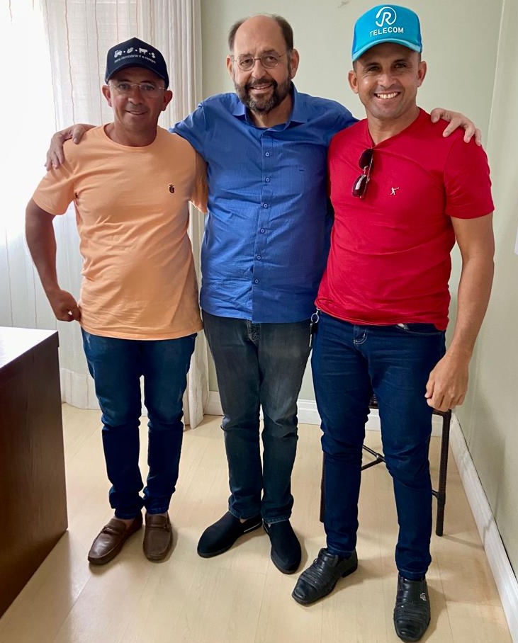 Recebendo os amigos Joab Tavares e Robevaldo Gurgel, de Afonso Bezerra! 

Estamos juntos! 🤝

#gustavocarvalho #rn #afonsobezerra
