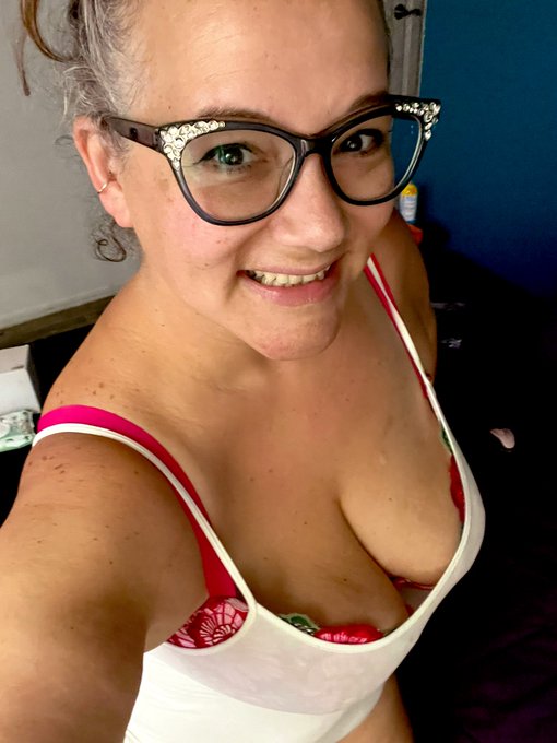 Good morning! Online today and eager to see you all!! Catch you there! https://t.co/ovS1jLtwAY