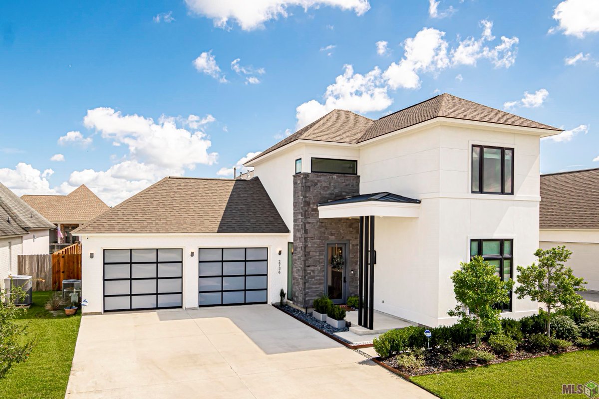 EVTashaClark's tweet photo. #PropertyOfTheDay - 2736 Lexington Lakes Ave. 
🛏️ 4 Beds | 🛁 3 Baths | 🏡 2,535 sq. ft

Full listing: https://t.co/BlbKRV2Ihs
Call or DM: 225-241-318

Listing provided courtesy of: RE/MAX Select

#engelvolkers #reatortashaclark #realestate #batonrouge #realtor https://t.co/YkBSCWFBsy