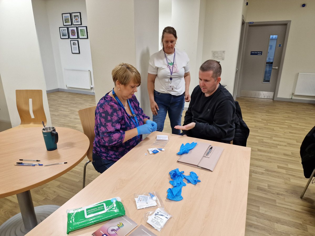 Great Morning with the Ambassador team <a href="/AddactionSheff/">AddactionSheffield</a> training and talking about breaking down the stigma around #HepatitisC Thank you for inviting <a href="/HepatitisCTrust/">The Hepatitis C Trust</a> to your amazing venue 💜