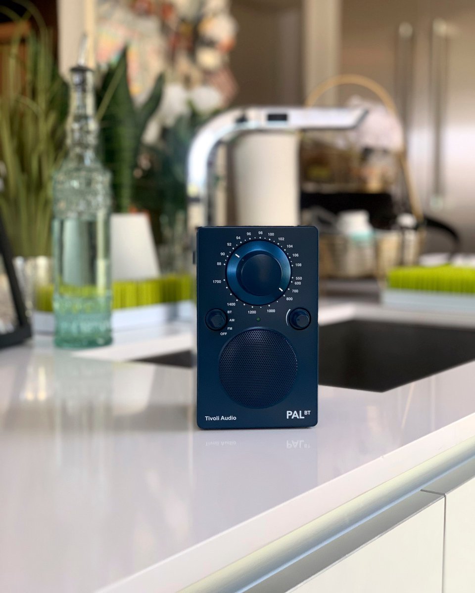 TivoliAudio's tweet photo. Add some soul and color to your kitchen with our PAL radio series, available in seven bold colors.
#livecolorfully #simpledesign #kitcheninspo #boldcolor #roomhints https://t.co/ZZeXogmOQv