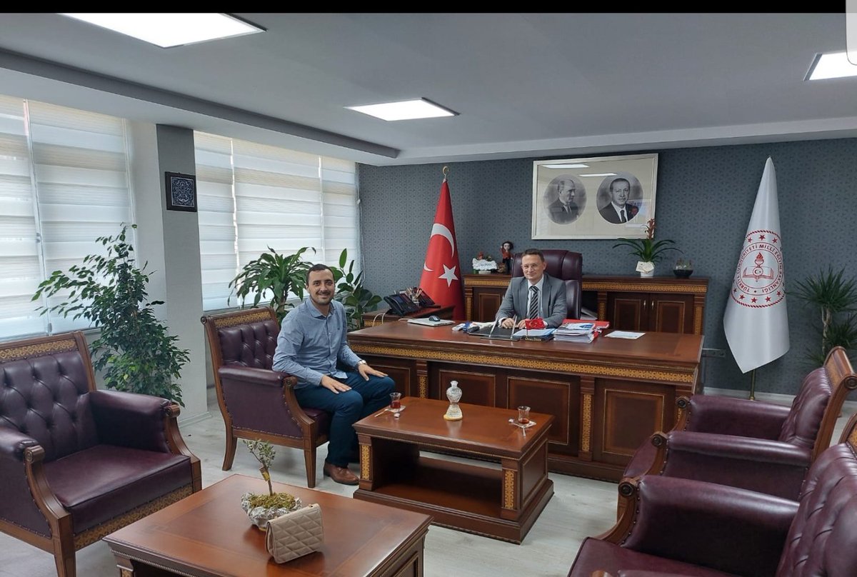ozro_der's tweet photo. Ankara'da gerçekleştirdiğimiz görüşmelerde @tcookgm Genel Müdürü Sayın @omerinan06 Beyi makamında ziyaret ettik. Çalışanların sektörde yaşadığı sorunları detaylı konuşma fırsatı bulduk.Görüşlerimizi sunarak dosyamızı takdim ettik. İlgi ve alakalarından dolayı teşekkür ederiz. https://t.co/XMHg8TEQW3