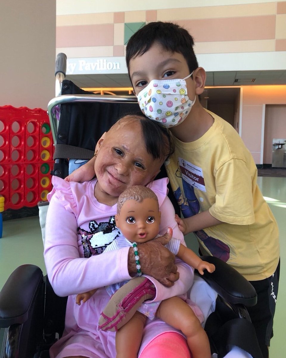 RMHCNC's tweet photo. Keyli and Elias met at Shriners Hospital by chance, but became friends by choice! <3

#rmhcnc #forrmhc #rmhc #ronaldmcdonldhouse #ronaldmcdonaldhousecharities #nonprofit #charity #sacramento #sacramentononprofit #volunteer #giveback #donate #childrenshealth https://t.co/BUzbQjexG2