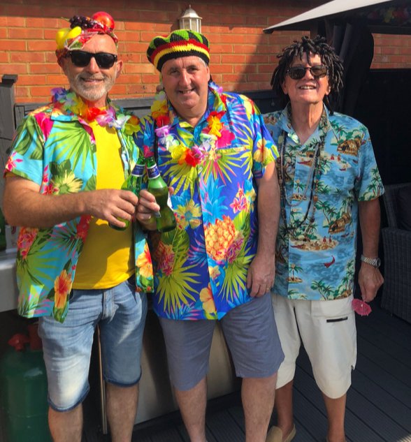SteveFundraiser's tweet photo. Feeling those weekend Summer blues? Then why not grab those #tuesdayvibes and start planning your Reggae or Hawaiian themed Summer Party. While enjoying the Summer Sun and raising funds for @KeechHospice 

For more ideas 📧letmehelp@keech.org.uk https://t.co/pEu6oGq7xC
