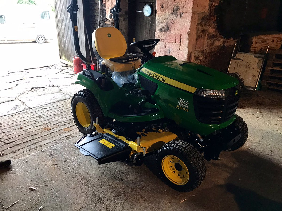 AlexJonesTAG's tweet photo. Second delivery of the week was this brand new John Deere X948 Mower with 54” Autoconnect deck and mulch kit to a local horse stables! No sun today unfortunately 🟢🟡 @TallisAmosTurf https://t.co/0hVpFQRaRy