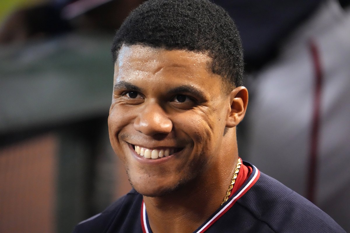 mlbtraderumors's tweet photo. Juan Soto and Josh Bell are going from #Nationals to #Padres in one of the biggest trades in MLB history
https://t.co/nDSrDVArth https://t.co/SXt9kkpeCw