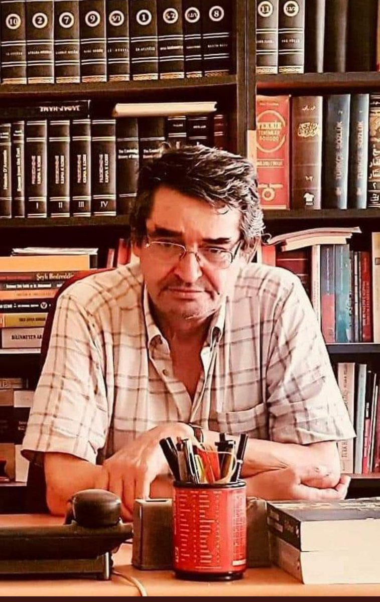 Bu dünyadan bir D. Ahsen Batur göçtü. Alim bir insandı. Daha da önemlisi mertdi ve inandığı doğruları kimseden korkmadan dile getirirdi. Genel Türk Tarihine çok büyük katkısı oldu. Allah gani gani rahmet eylesin. Mekanı cennet olsun.