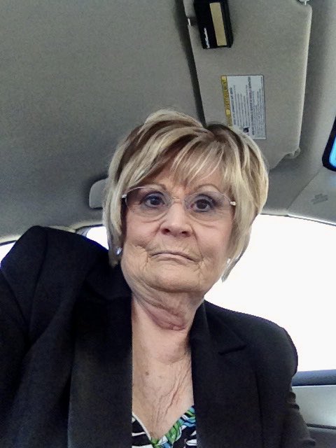 elaine jurczak tweet media