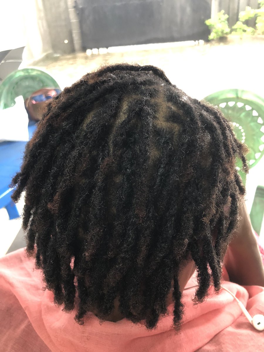 goodlocs1's tweet photo. Les locs sont un bon moyen de laisser vos cheveux guérir de leur précédente vie, et leur offrir un nouveau départ saint!
#instantlocs https://t.co/SfHqF8Deg0