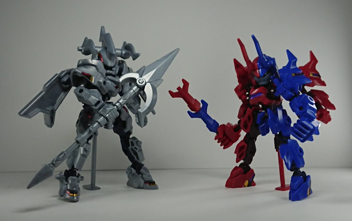 ASKY_GPVS's tweet photo. #アニマギアDE からラグナギアスとアルギアス、エルギアスを作りました。
4弾はアルとエルが合体するデスギアスに興味がありラグナギアスはおまけぐらいのつもりで買いましたが胴や腕、足の長さが延長されて等身が上がっており思ってた以上にかっこいいです！
一応残りでオリ武器を
#アニマギア https://t.co/A8e2g95gEh