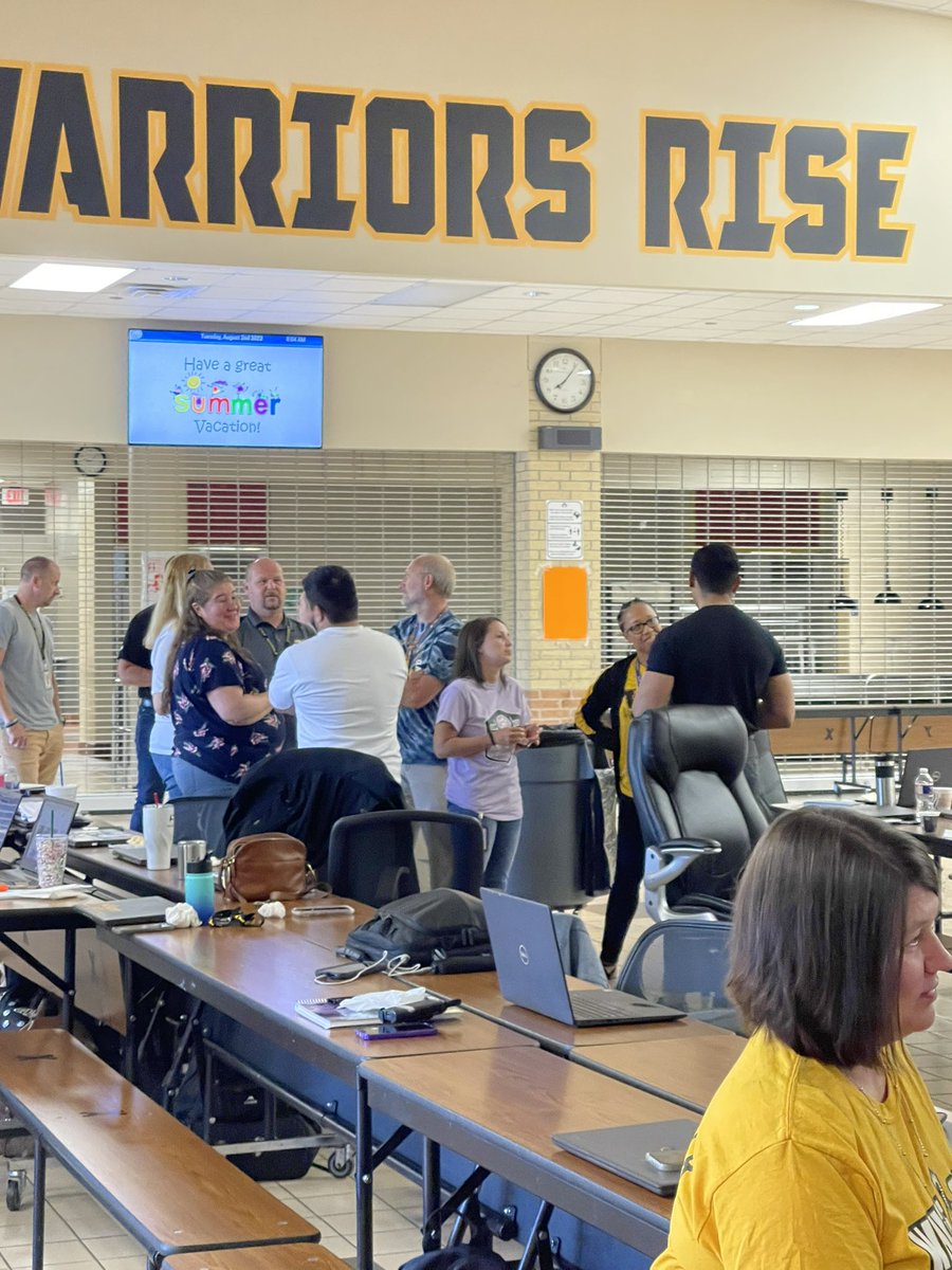 KeriRathbun155's tweet photo. Lots of good working and learning around the 4 questions of a PLC @newcaneyisd @DrYolandaRios @SolutionTree #allmeansall #collaborativeteams https://t.co/buexexxWDT
