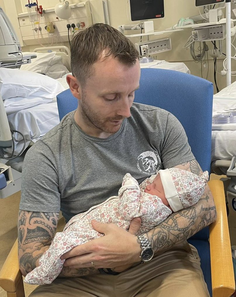 SteveClarkXI's tweet photo. Our trio has just become a quartet - Violet Isabella Clark you are beautiful beyond words and your mam is an absolute warrior #daughternumbertwo #outnumbered #prayforsteven #sleepisoverrated π¨βπ©βπ§βπ§π₯° https://t.co/Z9Yc0RDpTu