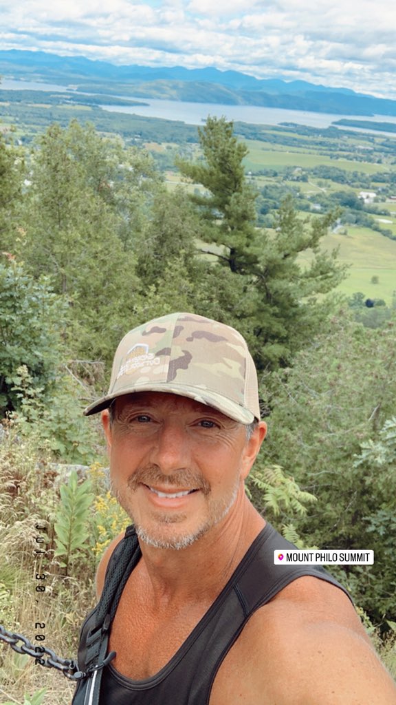 ErichSaylor's tweet photo. #mountphilo #Vermont #vermonthikes https://t.co/2H0poQICGq