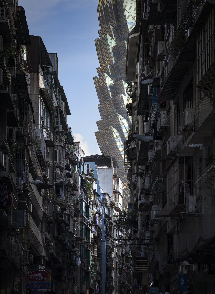 danielkhc's tweet image. One of my piece &apos;The Arrival&apos; from the @light_artists collection was revealed today and was collected by @YankovETH. Many thanks!🙏🙏🙏
Also thanks to @dapppunk and @EliaLocardi and the rest of the team for making this happen!