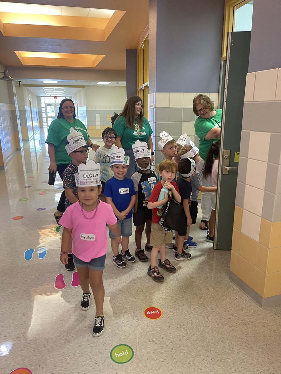 LParkerEdD's tweet photo. What a great day of learning today @EMSISD From our #kindercamps to #NewHire #Facilitator — great things are happening as we prepare for the #newschoolyear #preparetodayforabettertomorrow #EMSProud #CommUnity https://t.co/iJbuwVbTsK