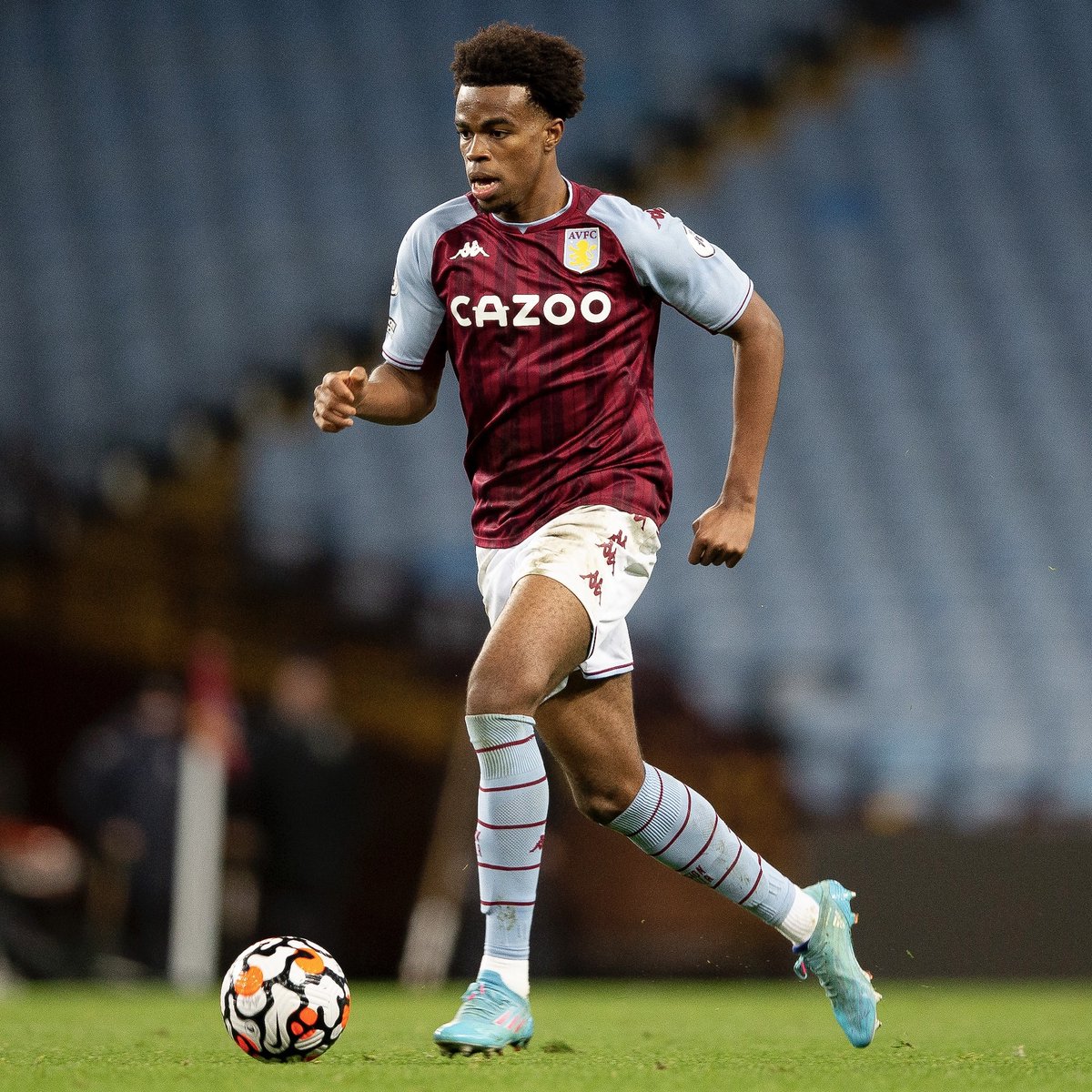 AVFCOfficial's tweet photo. Aston Villa and Chelsea can confirm that the clubs have reached an agreement for the permanent transfer of Carney Chukwuemeka.
