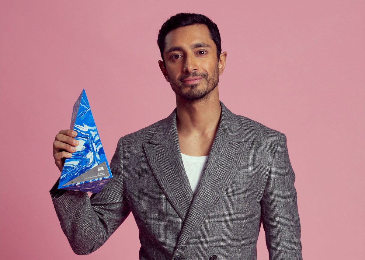 🚨 Do you have an award-worthy short film on your hands? 🎬
Enter BIFA 2022 for FREE by 5 August. Hit the link to enter now: bifa.film/about/rules-an…

The Best British Short Film award is supported by <a href="/bfinetwork/">BFI NETWORK</a>