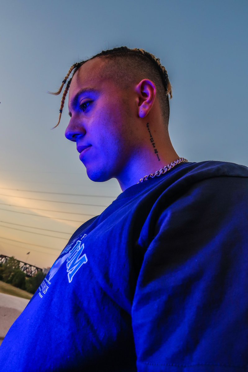 Floral_Decorum's tweet photo. Vision tatted on my neck babe #tattoo https://t.co/YsVTlIyRfo