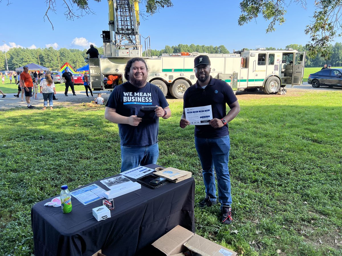 It’s #NationalNightOut time!! Let’s take care of the people that take care of us!! #ThatsSwatsUp <a href="/AricCarney/">Aric Carney</a> @M_kearney33 <a href="/404girl/">Betsy Francis</a> @KenRodriguez09 @MillyMil702 #Firstnet